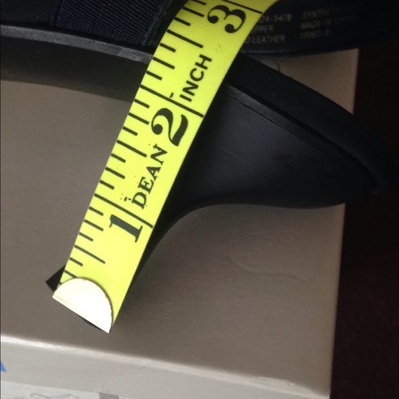 9•2•5 Eliza Navy Blue Kitten Heel Sandals - Picture 4 of 5